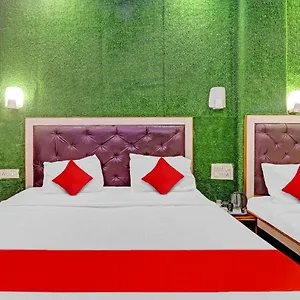 oyo-flagship-green-house-282001.agrahotelsindia.net/