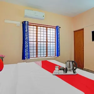 oyo-70110-north-park-tourist-home.kerala-hotels.net/