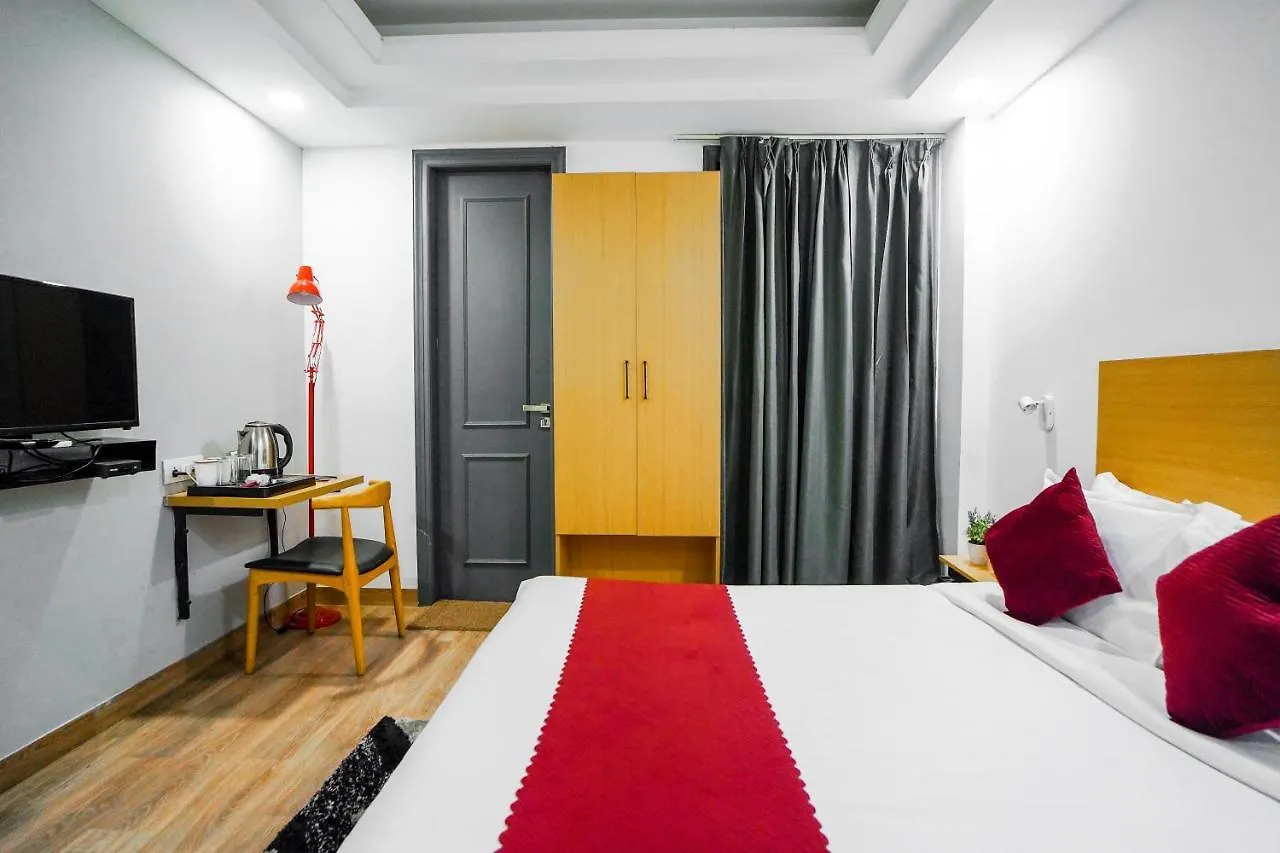Saltstayz Express - Golf Course Road & Dlf Phase-1 Gurgaon 4*,  India