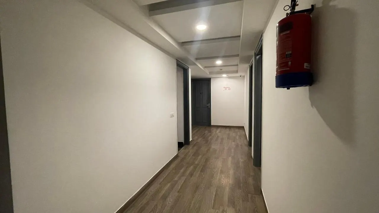 Saltstayz Express - Golf Course Road & Dlf Phase-1 Gurgaon Hotel