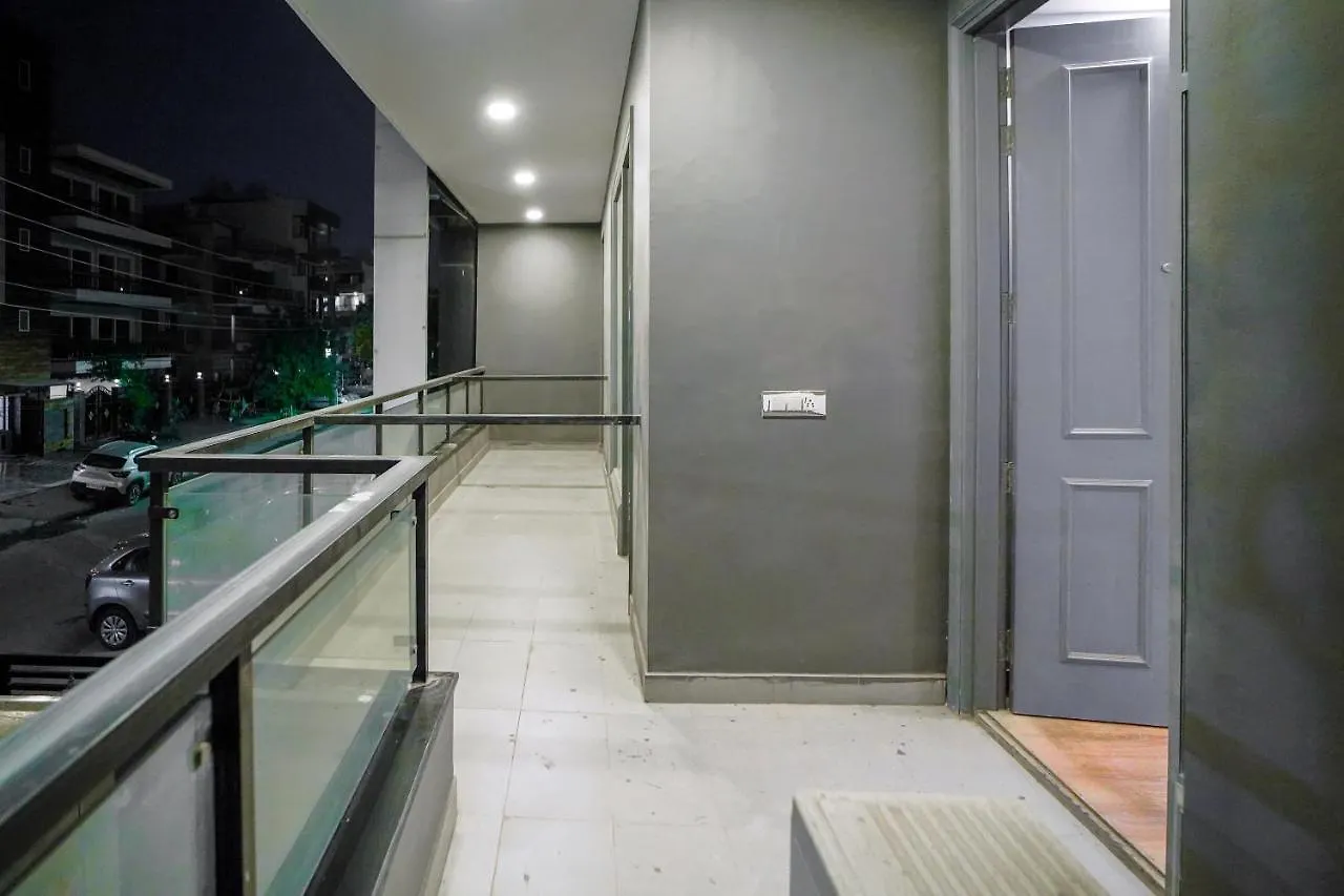 Saltstayz Express - Golf Course Road & Dlf Phase-1 Gurgaon 4*,